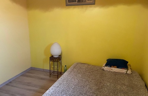 Saint-Andre-de-Cubzac Lit Et Petit-Déjeuner | Etage de 60m2 à votre entière disposition, comprenant 3 chambres, 1 sdb, WC