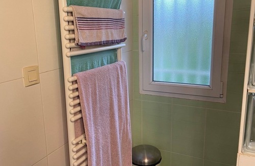 Saint-Andre-de-Cubzac Lit Et Petit-Déjeuner | Etage de 60m2 à votre entière disposition, comprenant 3 chambres, 1 sdb, WC