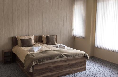 Etropole Maison | Etobicoke -Стаи за гости