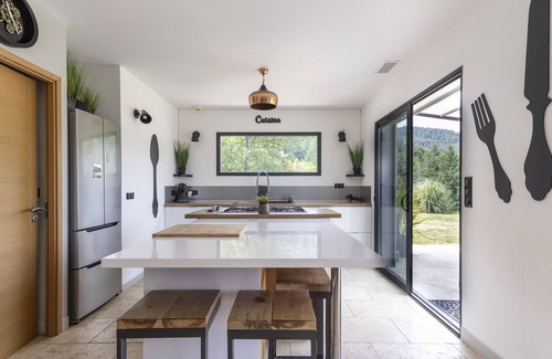 Saint-Jean-du-Gard Maison | Etoile du Sud, maison de vacances familiale pour 6 personnes avec piscine privée.