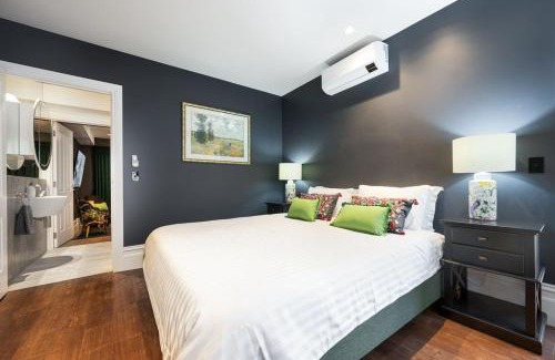 Carlton North Maison | European Style Home with Private Rooftop Terrace