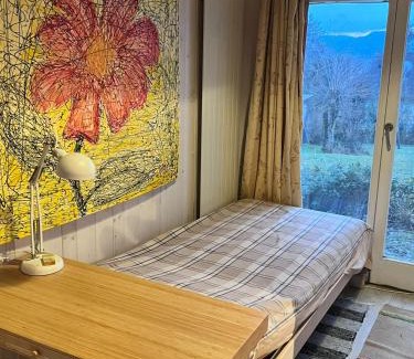 Oberwil Lit Et Petit-Déjeuner | EUROVISION Im Thomasgarten nice private studio in residential area short term rent