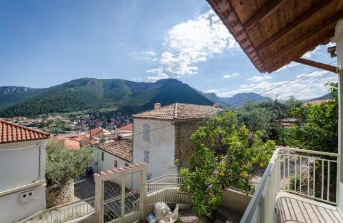 Leonidio Maison | Ev Zin Mouria