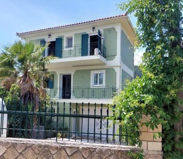 Parisata Maison | Evaggelatos Cottage