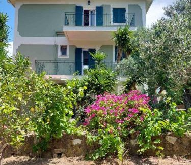 Parisata Maison | Evaggelatos Cottage