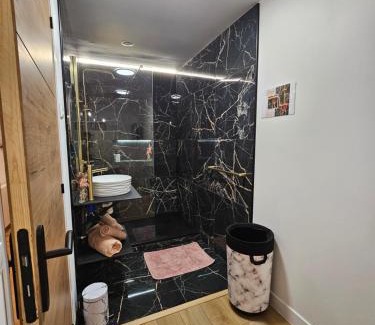 La Bassee Appartement | Evasion détente OASIS avec spa privé proche de Lille