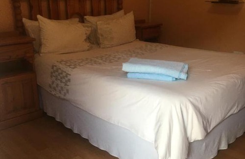 Soshanguve Maison | EveHomestayBNB