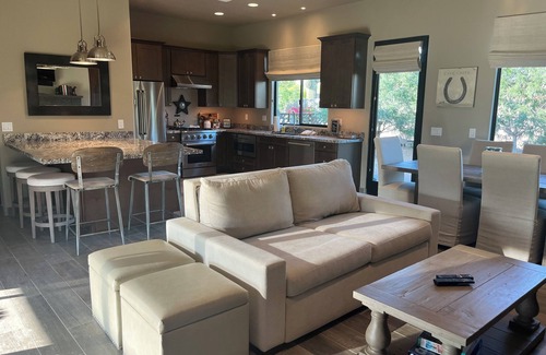 Desert View Village Maison | EVENT-FRIENDLY!nBlack Mountain View +Full Guest House +Huge Outdoor Event Space