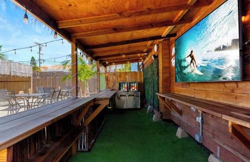 Stockton Hôtel | Event Space: Beach Club with BBQ, Speakers & Great Vibes
