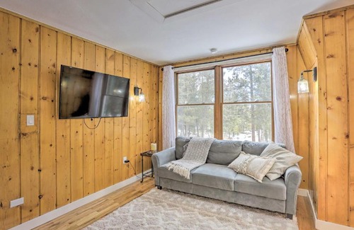 Evergreen Meadows Appartement | Evergreen Apt with Deck, Fire Pit and Gas Stove!