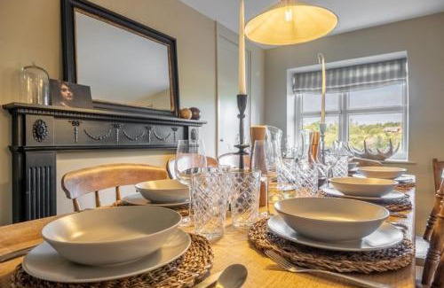 Holt Maison | Evergreen