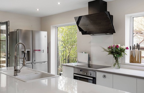 Ripon Maison | Evergreen House & Separate Annex + Private Drive