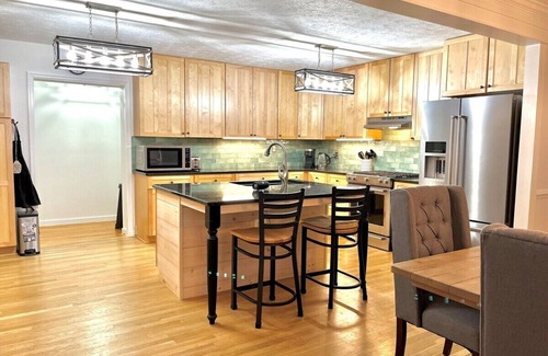 Afton Maison | Everley Whole Property