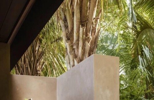 Lo de Marcos Maison | Everything You Need For The Perfect Vacation! Balcony, Pools, Beachfront!