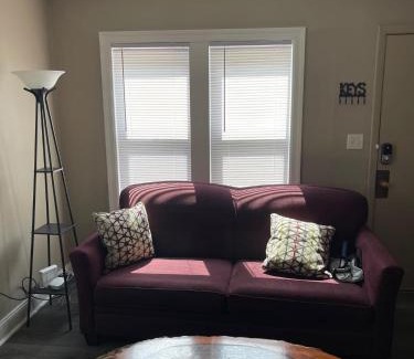 Wichita Appartement | Everything you need - 1 BR 1 BA WIFI SMART TV QN Bed Coffee