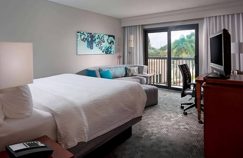 Boca Raton Hôtel | Everything You Need For The Perfect Vacation! Pet-friendly, Free Parking, Pool!