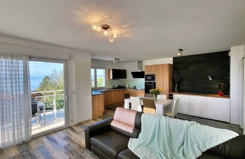 Maxilly-sur-Leman Appartement | Evian/Maxilly: Beautiful fully renovated apartment on the shores of Lake Geneva