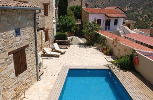 Psematismenos Appartement | Evkarpos Country House