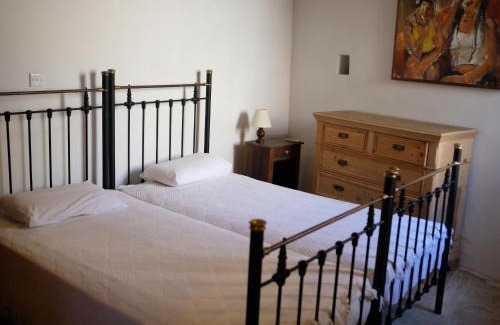 Psematismenos Appartement | Evkarpos Country House