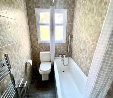 Mile End Appartement | Evo 1 Bedroom Apartment 3 mins walk Mile End Station,Queen Mary University, Hospital