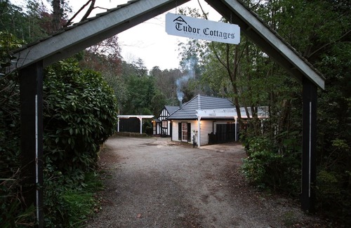Mount Dandenong Cottage | Evora Cottage avec bain à remous et foyer au bois