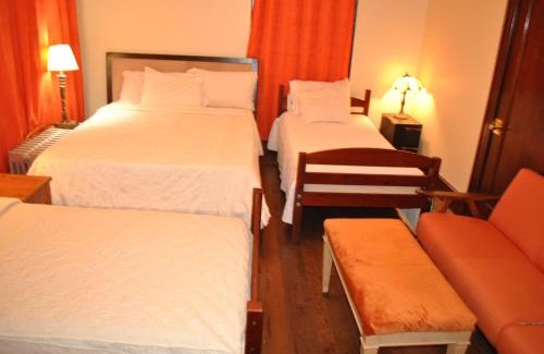 Weequahic Maison | EWR AIRPORT Multilevel Guest House Room with 2-3 Beds