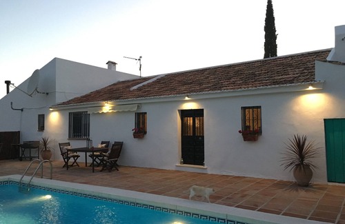 Antequera Maison | Cadre exceptionnel, vues sensationnelles, terrasses de piscine privée et WIFI partout.