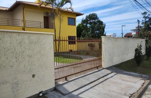 Campeche Maison | Excelente Sobrado pertinho da praia! Mínimo 5 diárias!