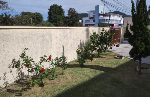 Campeche Maison | Excelente Sobrado pertinho da praia! Mínimo 5 diárias!
