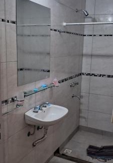 Canada de Gomez Maison | Excelente Ubicación con Cochera Privada