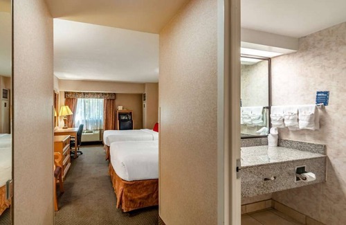 Radnor - Fort Myer Heights Station Balnéaire | Excellent Choice! 4 Units with Free Parking, Pet-friendly Property!