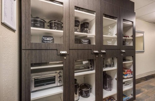 North Arlington Hôtel | Excellent Choice! Unit with Full Kitchen, Short Drive to Six Flags Over Texas