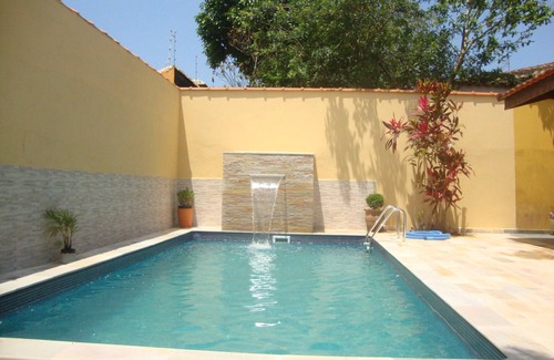 Cidade Nova Peruibe Maison | Excellente maison avec 2 suites et 1 chambre à coucher, piscine, barbecue et prox. de la mer