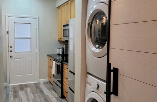 Clarksville Copropriété | Excellent location in historical Clarksville neighborhood of Austin.