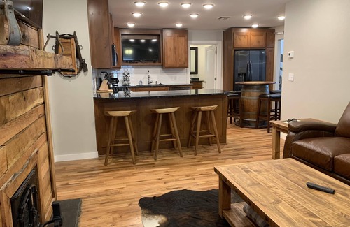 Tulsa Maison | Excellent location right across the street from the Expo Center! – Sleeps 8