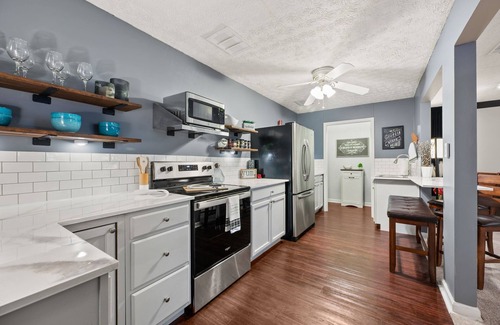 Roswell Appartement | Excellent Roswell Location! Quiet Basement Apartment in Private Setting!
