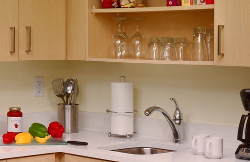 Westlake Hôtel | Excellent Staycation Spot! 2 Relaxing Units, Free Parking, Onsite Pool