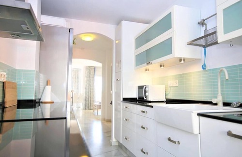 Estepona Appartement | Excellent appartement élégant avec vue sur la mer, Belgravia Club à côté du port près de la plage