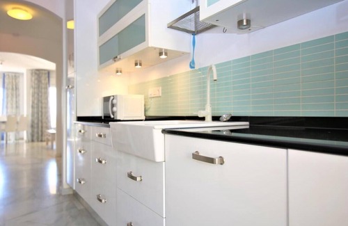 Estepona Appartement | Excellent appartement élégant avec vue sur la mer, Belgravia Club à côté du port près de la plage