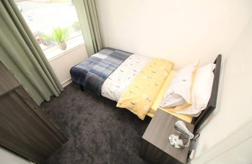 Scunthorpe Maison | Exceptional 3 Bed, Great Location in Ashby Ideal for Travellers, Short Holiday Stays And Contractors