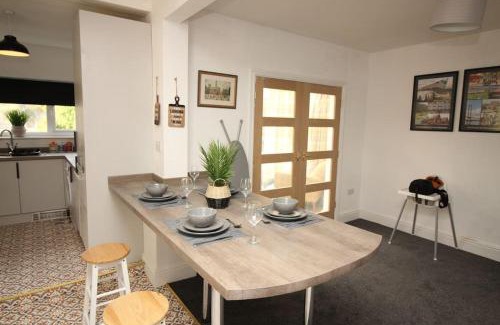 Scunthorpe Maison | Exceptional 3 Bed, Great Location in Ashby Ideal for Travellers, Short Holiday Stays And Contractors