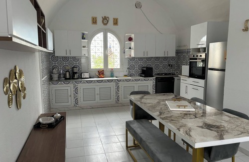 Tantana Maison | Maison d’exception de style Arabo-Andalou Avec piscine en bord de plage.