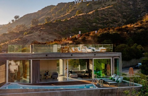 Beachwood Canyon Villa | Exceptional Architectural Home in Hollywood Hills