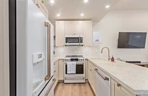 Sands Arcadia Townhouses Copropriété | Exceptional community! Biltmore/Arcadia location. Impeccable! King Bed!
