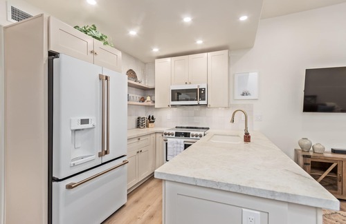 Sands Arcadia Townhouses Copropriété | Exceptional community! Biltmore/Arcadia location. Impeccable! King Bed!