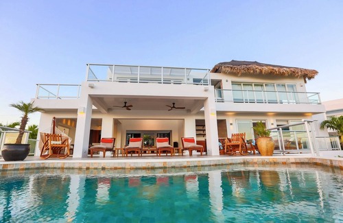 San Juan del Sur Maison | La Santa Maria - Villa Baleares (6 chambres, 7 salles de bain et piscine privée)