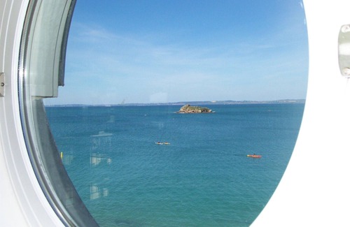 Treboul Appartement | Exceptional location for this beachfront apartment