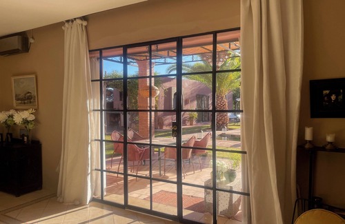 Marrakech Villa | EXCEPTIONNELLE et MAGNIFIQUE VILLA TOUT CONFORT- MOBILIER DESIGN -VUE ATLAS