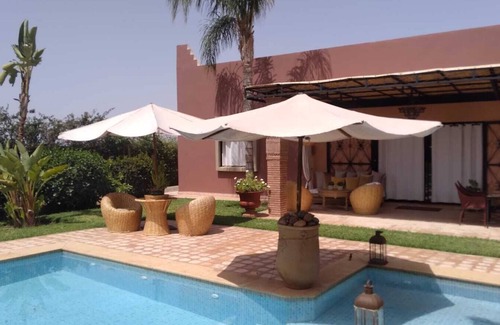 Marrakech Villa | EXCEPTIONNELLE et MAGNIFIQUE VILLA TOUT CONFORT- MOBILIER DESIGN -VUE ATLAS