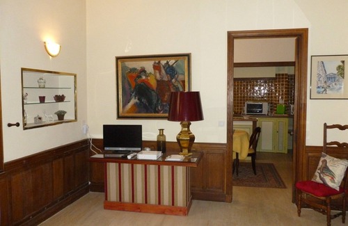 Nimes City Centre Appartement | Endroit exceptionnel Centre Ville Ecusson près Maison Carrée Nîmes